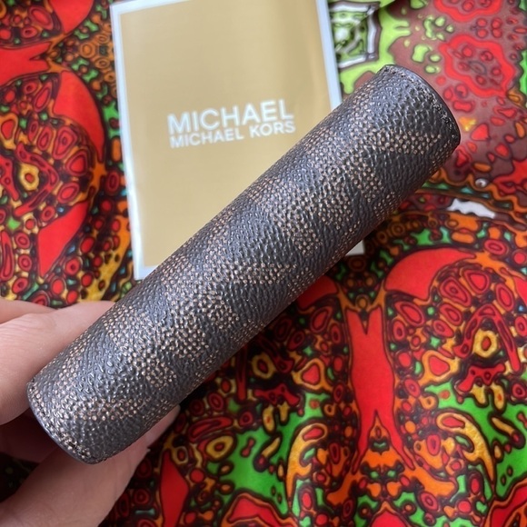 Brand New Michael Kors Brown Luggage Small Flap ID Card Case Holder - Picture 4 of 14